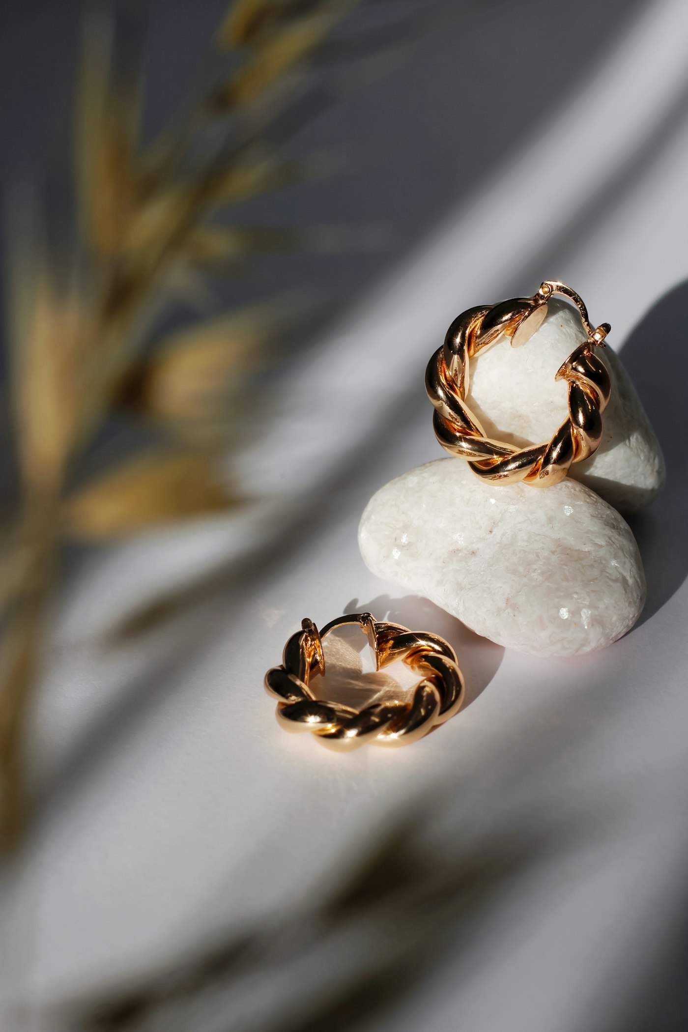 Obsidian vs. Golden Sheen Obsidian for Everyday Wear